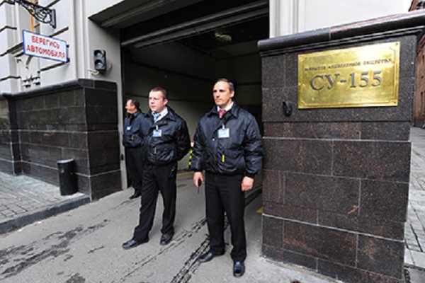 В Москве в офисе СУ-155 проводят обыски