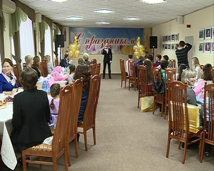 В Иванове прошло торжественное собрание, посвященное Дню матери 