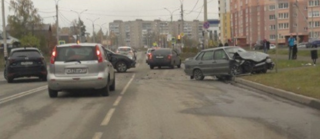 31-летний водитель «ВАЗа» пострадал в аварии в Иванове (ФОТО)