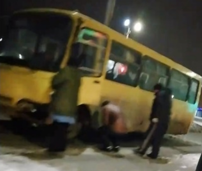Подросток пострадал в аварии "Тойоты" и автобуса в Иванове (ФОТО, ВИДЕО)