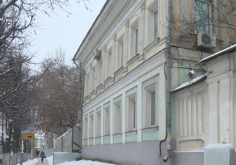 Назойливая реклама исчезает с фасадов зданий в центре Иванова 