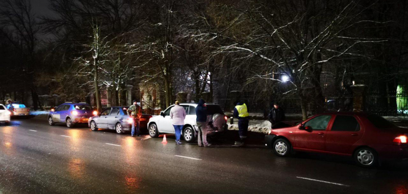 Четыре машины столкнулись на улице Рабфаковской в Иванове