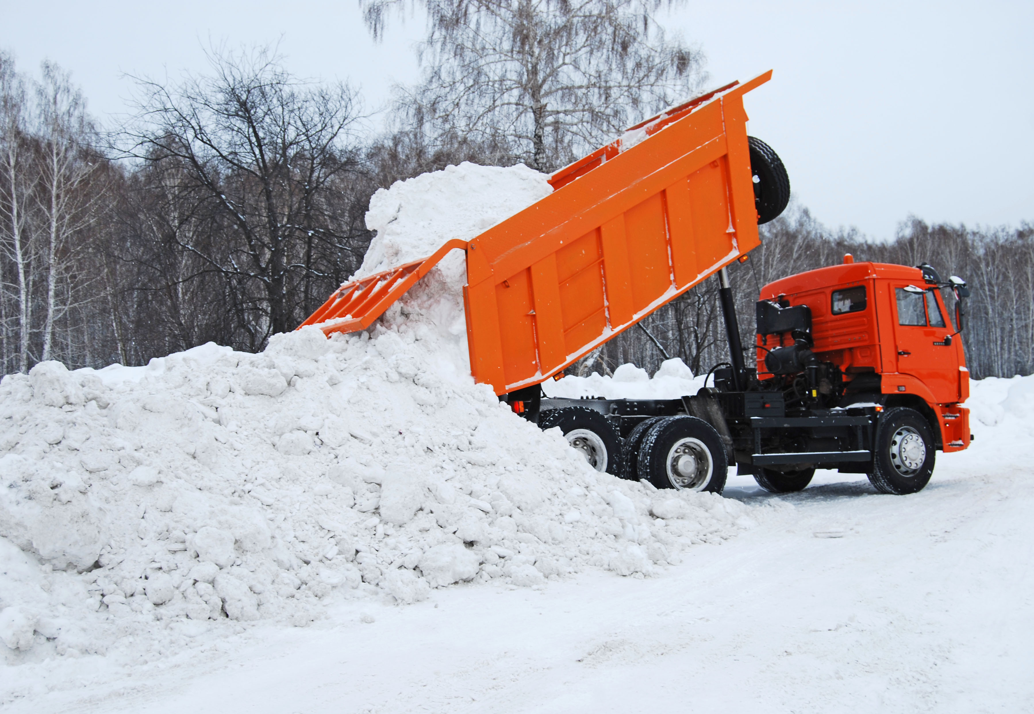 С начала сезона с ивановских улиц убрали более тысячи двухсот кубометров снега