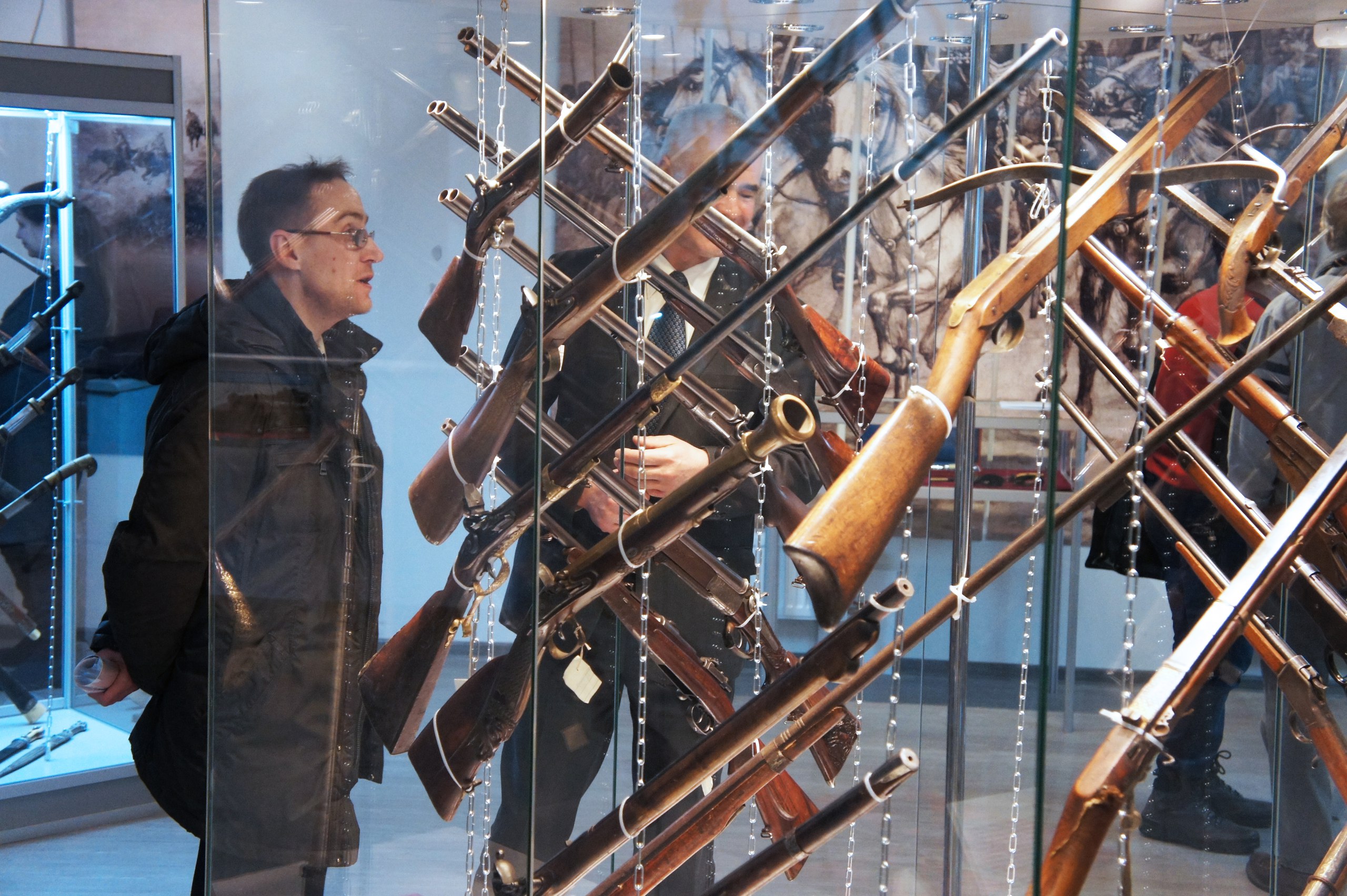 Редчайшую коллекцию оружия ивановского музея впервые показали на выезде