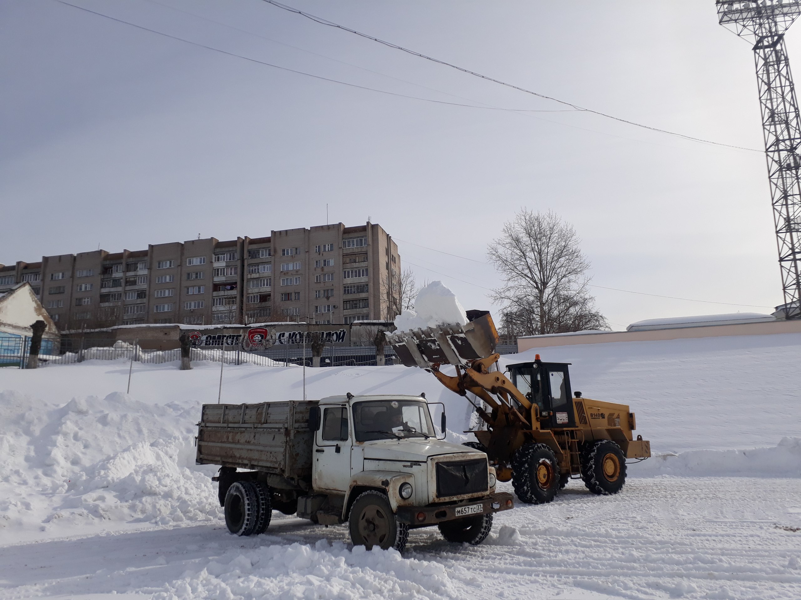 Ивановский стадион расчищают для первого матча «Текстильщика»