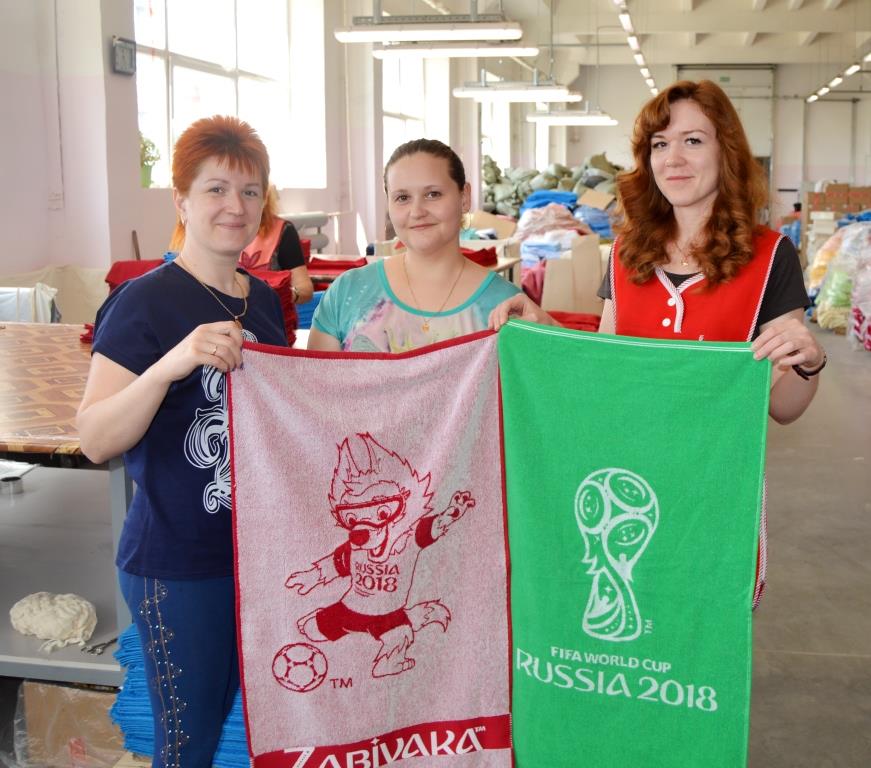 Сувенирами для гостей чемпионата мира по футболу станут не только холуйские шкатулки, но и родниковские полотенца