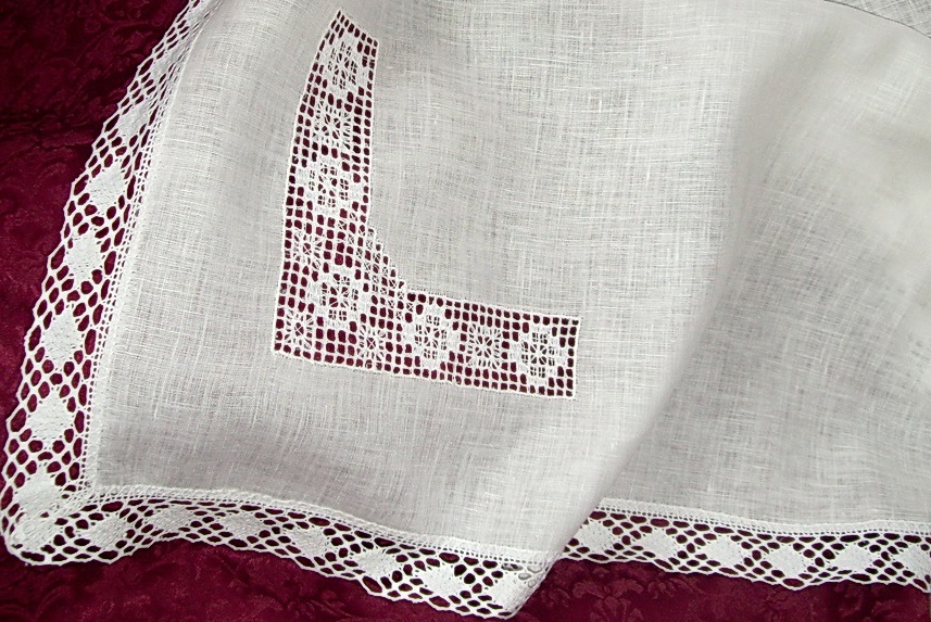Ивановскую вышивку показывают на конкурсе молодых дарований страны