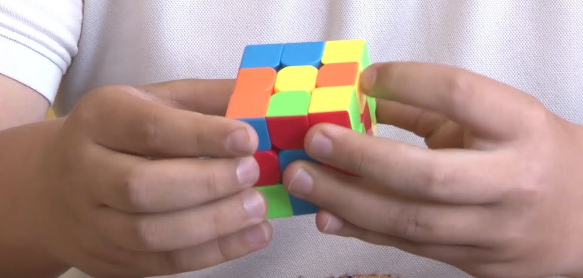 В Иванове создают клуб тех, кто любит собирать кубик Рубика на скорость (ВИДЕО)