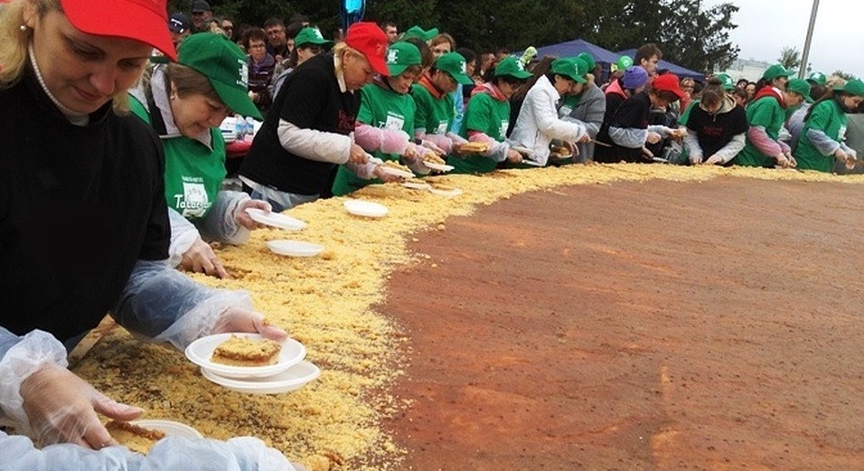 Пятиметровым яблочным пирогом угостят участников бардовского фестиваля в Ивановской области