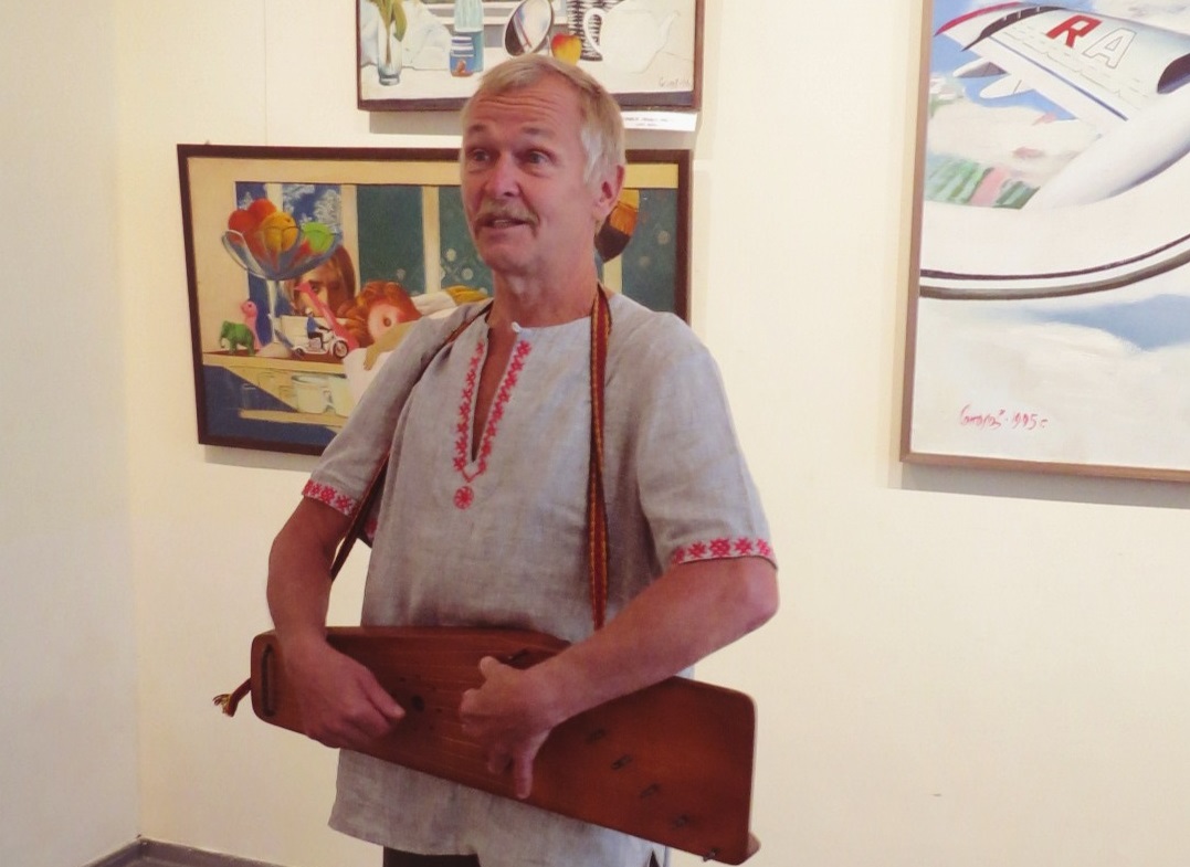 Турист с гуслями оставил в кинешемском музее музыкальный отзыв (ВИДЕО)