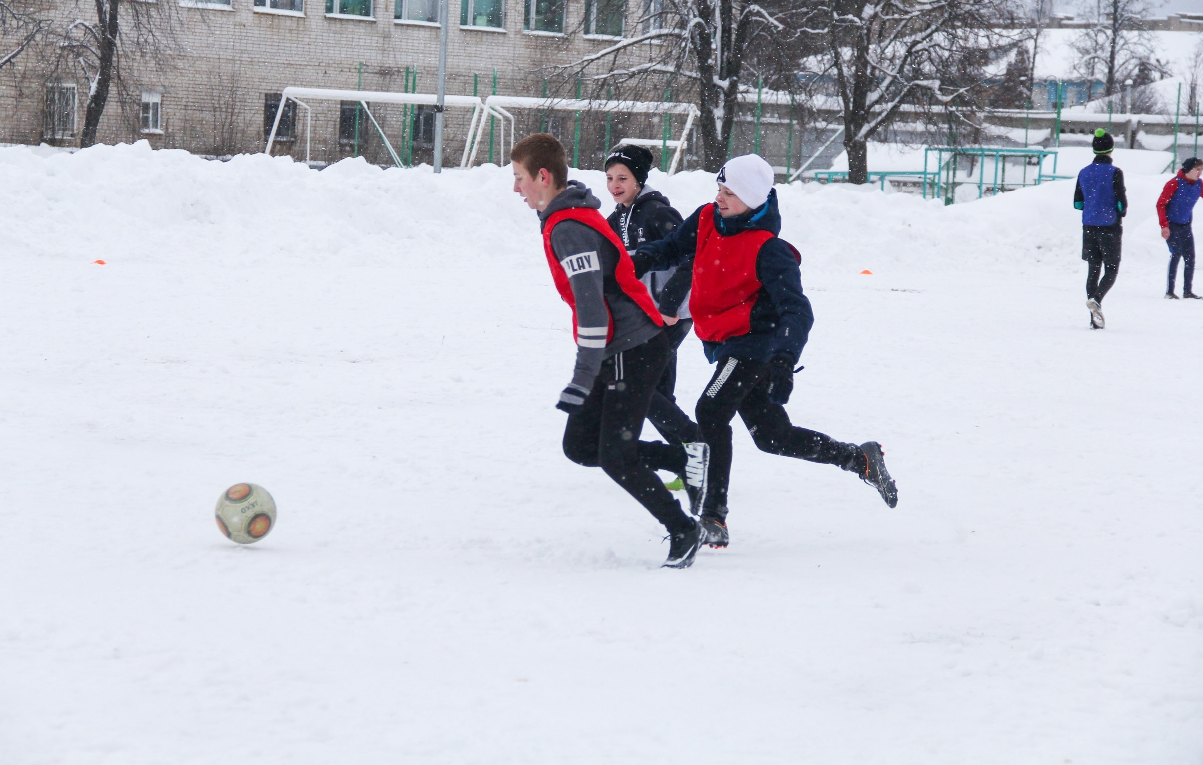 В Ивановской области провели турнир по футболу на снегу (ФОТО)