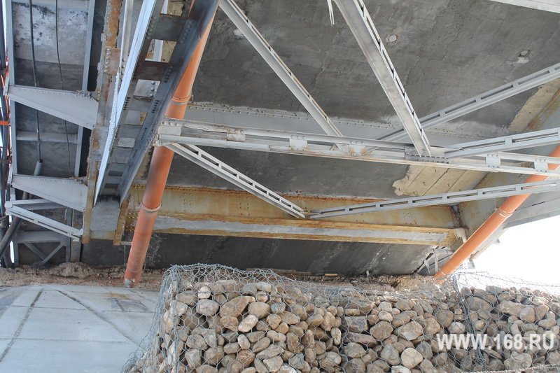 Никольский мост в Кинешме стал ржаветь после ремонта (ФОТО)