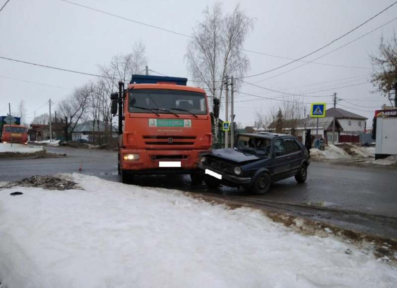 Ивановка погибла в аварии иномарки и грузовика (ФОТО)