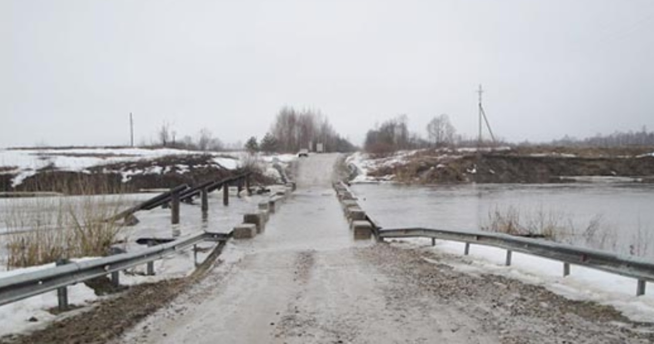 Затопило мост через Нерль в Гаврилово-Посадском районе (ФОТО)