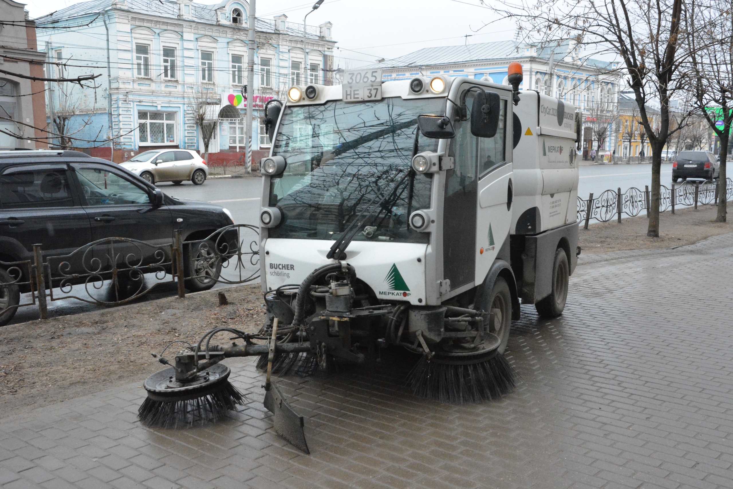 В Иванове продолжатся работы по уборке улиц, благоустройству и ремонту дорог