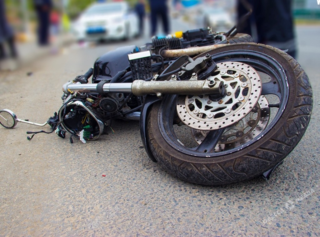 Пенсионер на мотоцикле в Ивановской области выехал на встречку и устроил аварию