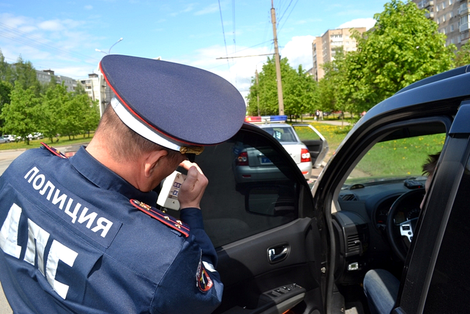 За неповиновение инспекторам ДПС автолюбитель из Иванова арестован на 7 суток