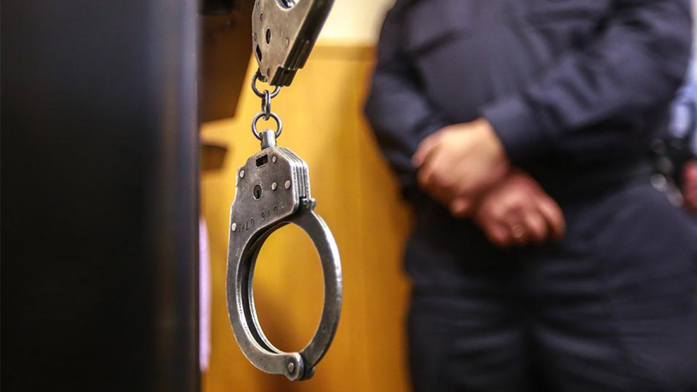19-летнего угонщика автомобиля задержали в Кохме