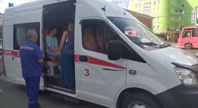 Девочек-близнецов сбили на пешеходном переходе в центре Иванова