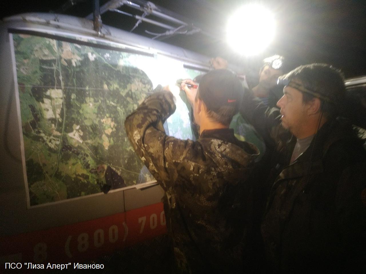 В выходные спасатели искали в лесах Ивановской области десять заблудившихся человек