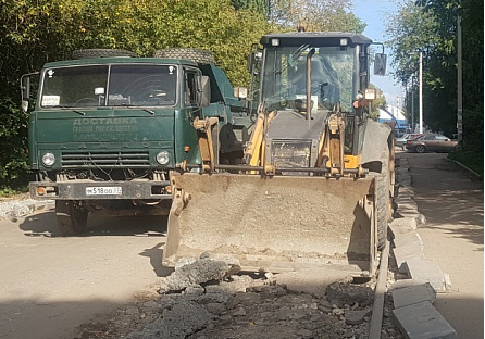На нескольких улицах в Иванове обустраивают новые тротуары 