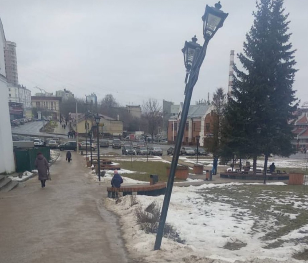 В Иванове поврежден Троицкий сквер