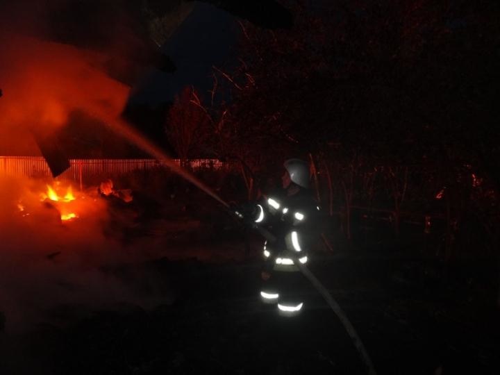 Два человека погибли при пожаре в Кинешемском районе