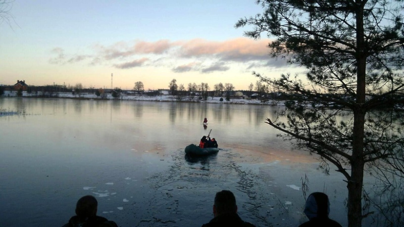 В Юрьевецком районе рыбаки провалились под лед