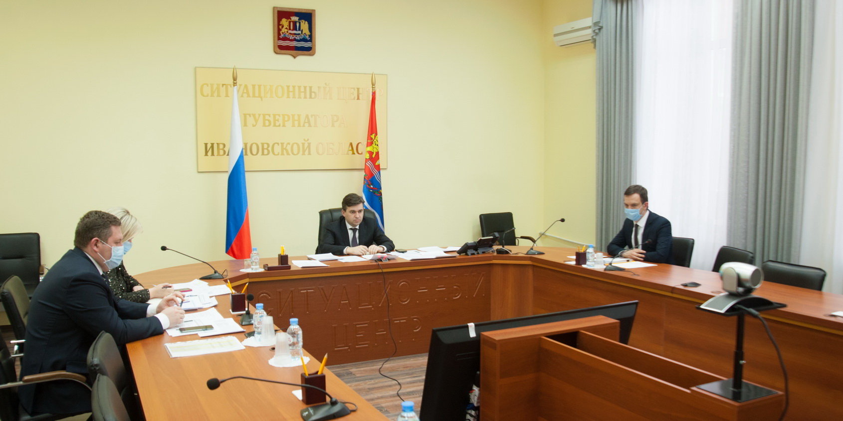 Владимир Путин провел совещание с главами регионов по вопросам противодействия распространению коронавируса