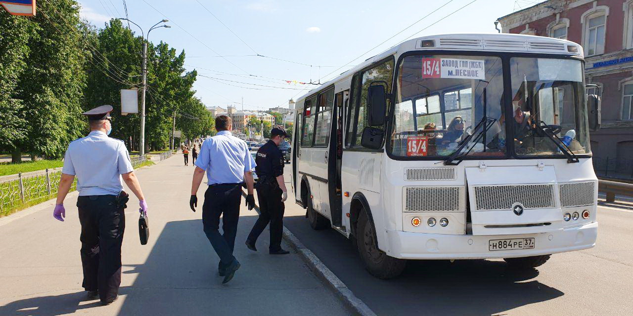 В ходе очередного рейда в Иванове 27 пассажирам предложили покинуть автобусы и маршрутные такси