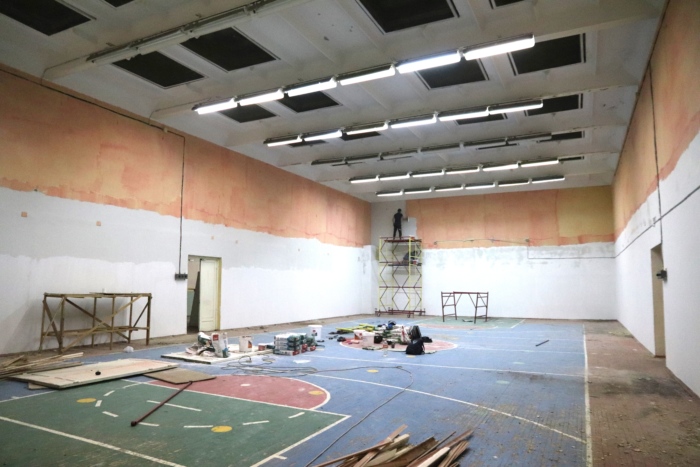 В спортзале ивановского лицея №22 восстановят окна в потолке
