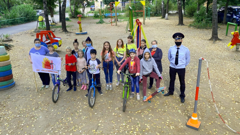 В преддверии учебного года сотрудники ГИБДД и общественники Иванова напоминают детям правила поведения на дороге