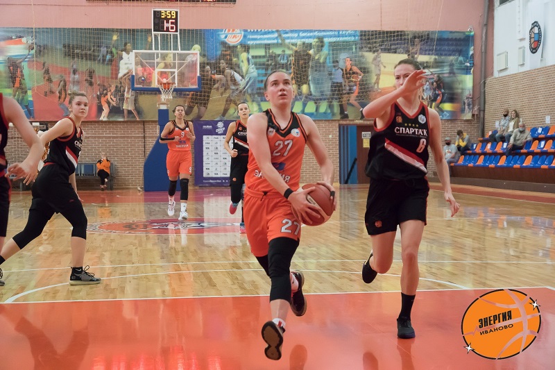 Баскетболистки «Энергии» обыграли соперниц из Подмосковья