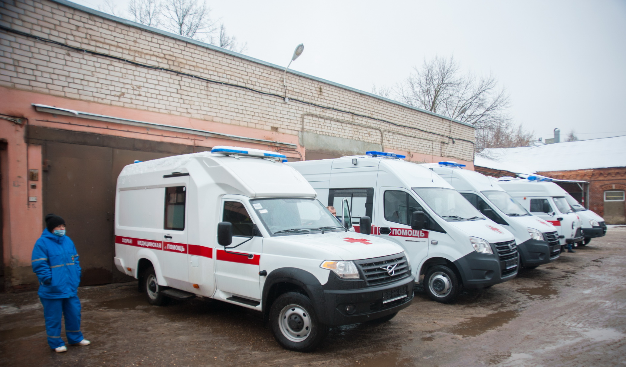 Автопарк медиков Ивановской области пополнился новыми машинами скорой помощи