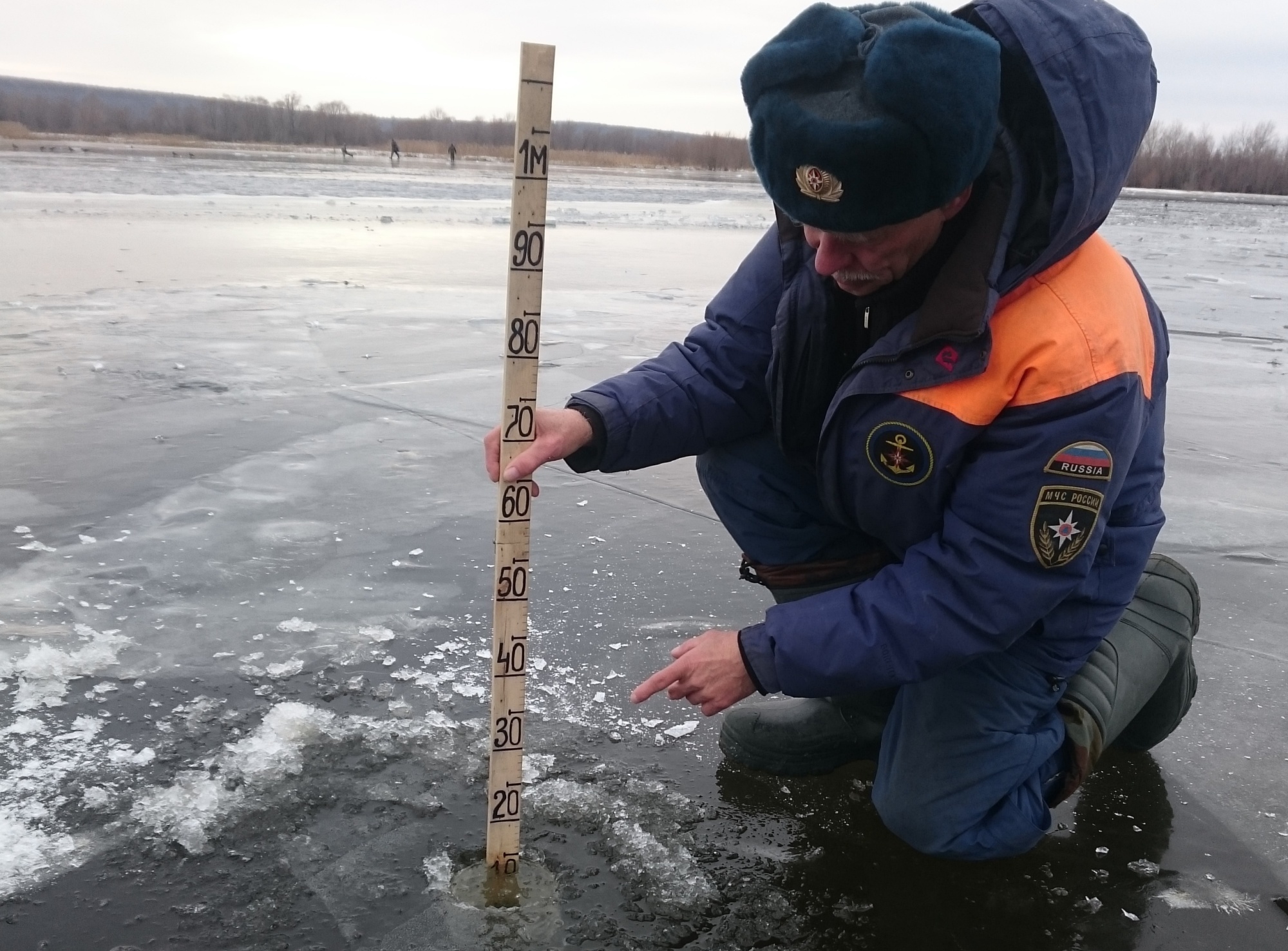 Спасатели озвучили толщину льда на водоёмах Ивановской области