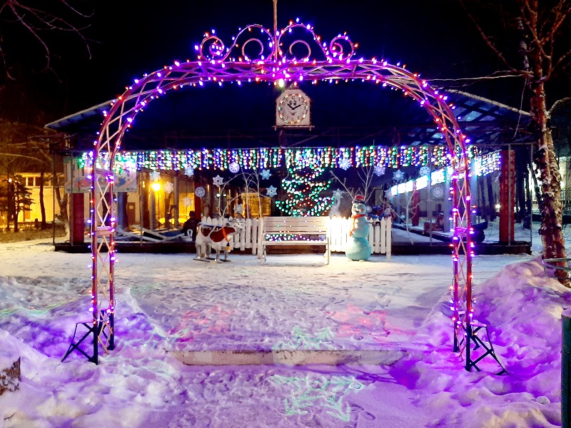 Вандалы сломали новогодние декорации в одном из районных центров Ивановской области