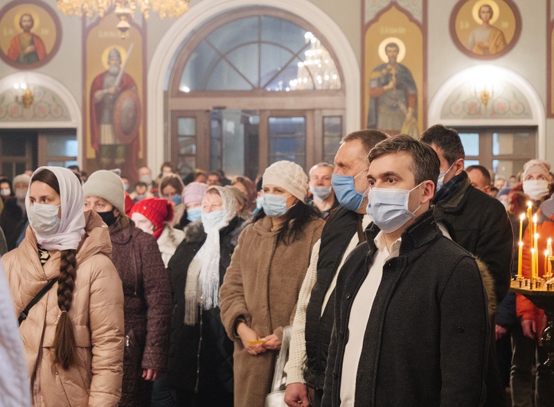 Богослужения по случаю светлого Рождества Христова состоялись во всех православных храмах Ивановской области