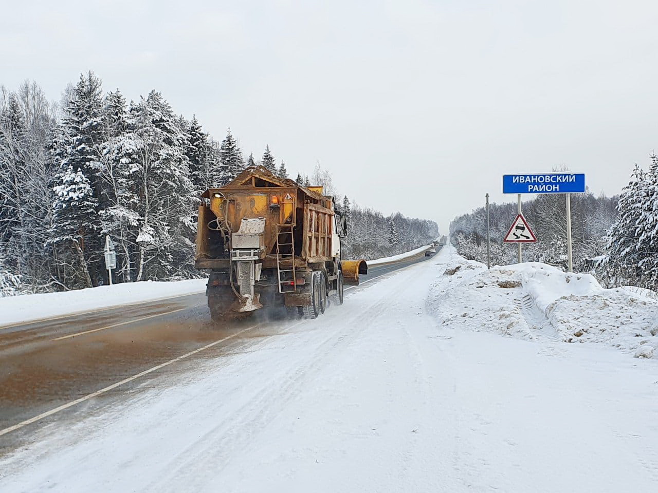В Ивановской области продолжается ликвидация последствий снегопада