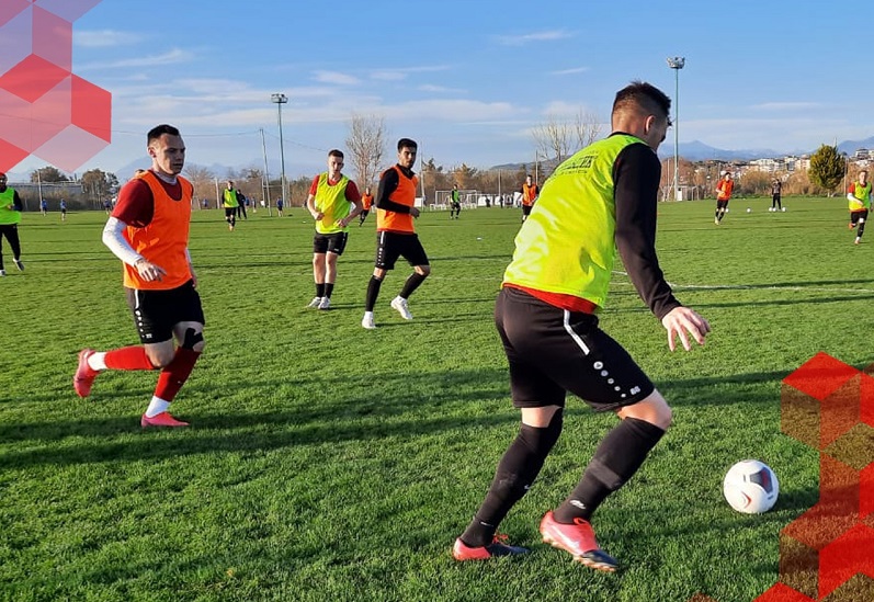 У ивановских футболистов продолжаются учебно-тренировочные сборы
