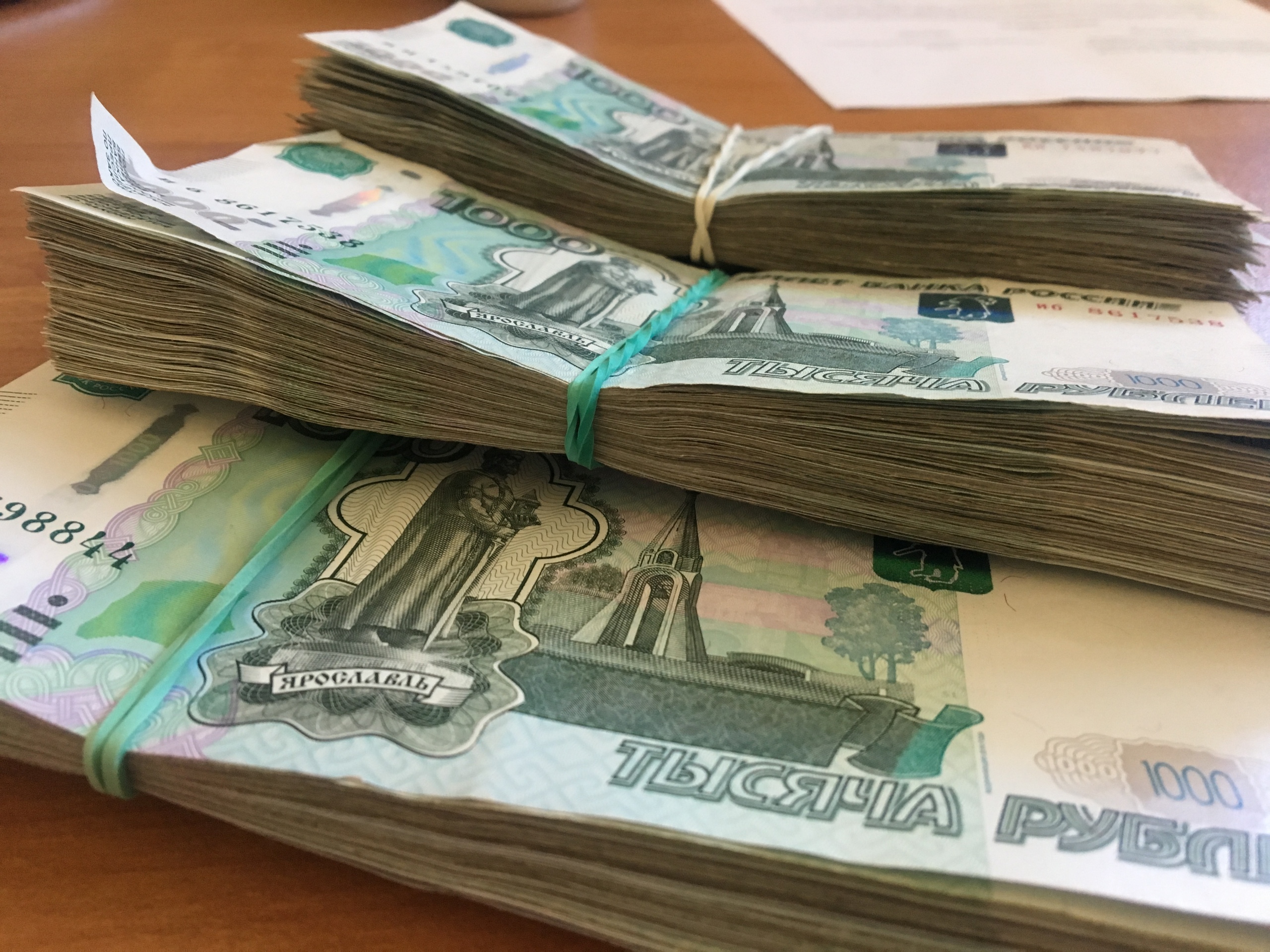 Пенсионер из Лежнева обошел три банка, чтобы взять кредит для мошенника