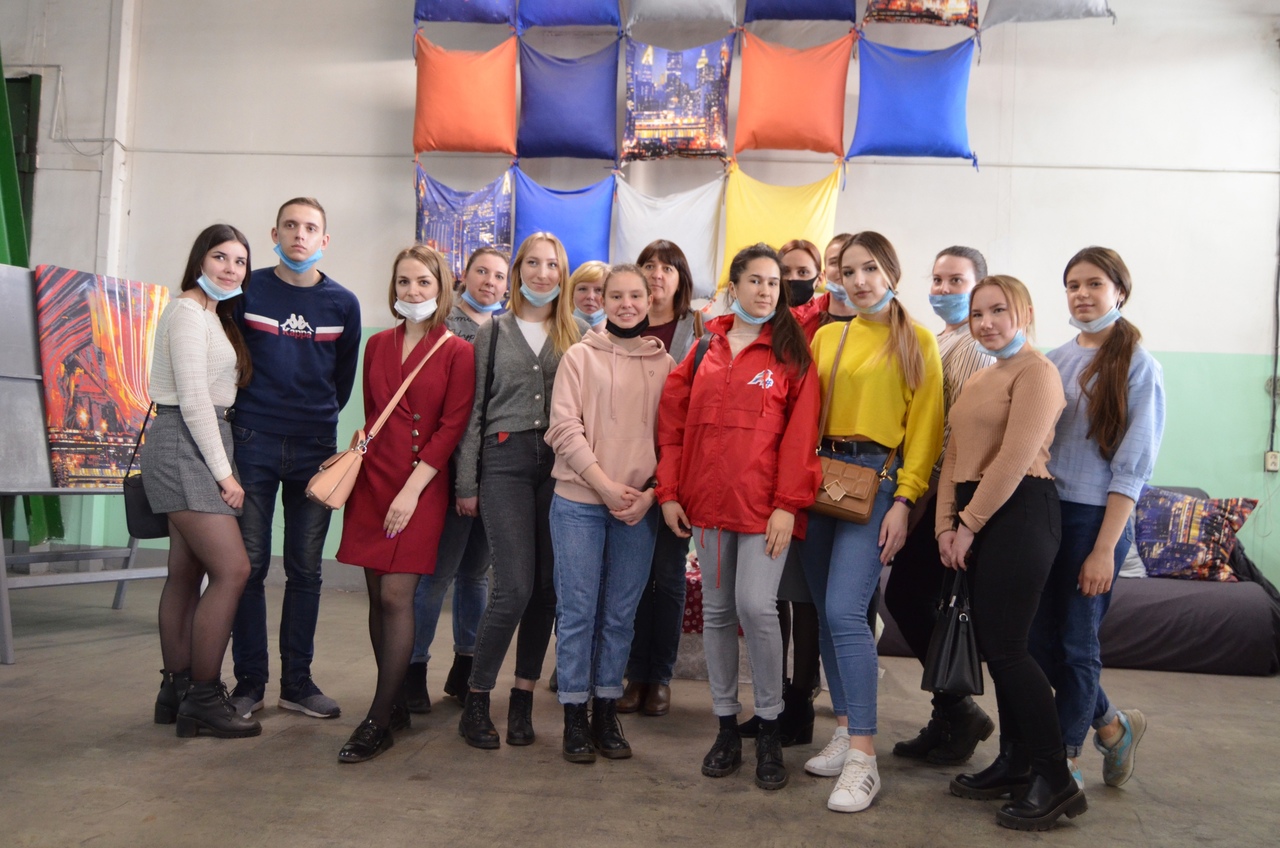 Активная молодёжь Ивановской области попробовала себя в роли сотрудников текстильного предприятия
