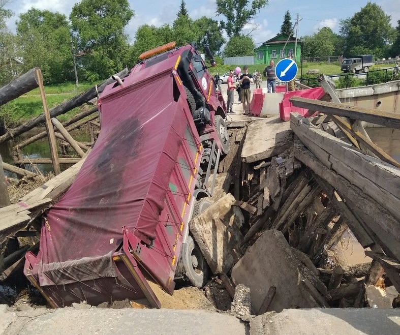 Мост в селе Холуй восстановят за счёт виновника происшествия