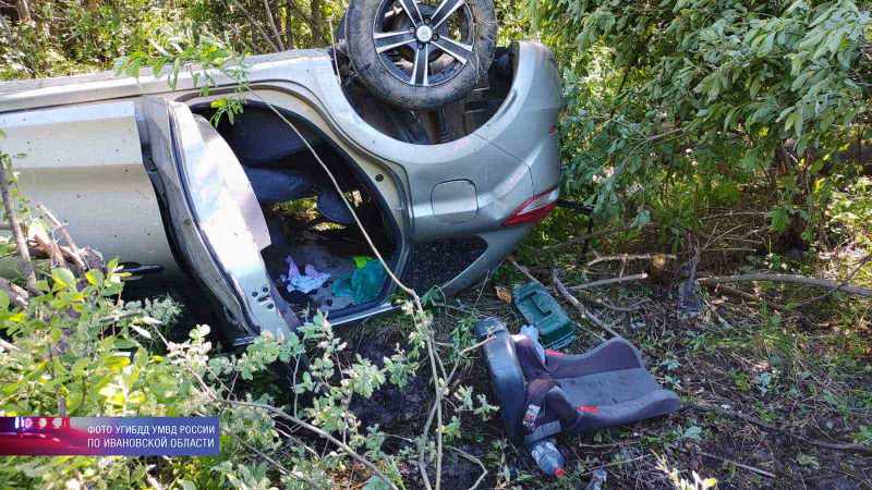В Ивановской области двое детей пострадали в ДТП с вылетевшим в кювет автомобилем