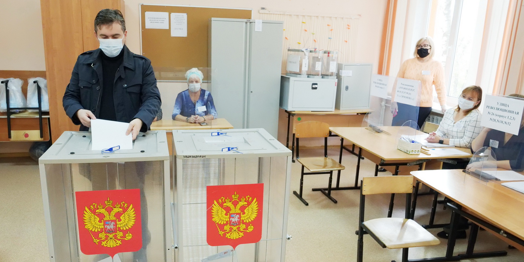Станислав Воскресенский проголосовал на выборах депутатов Госдумы России VIII созыва