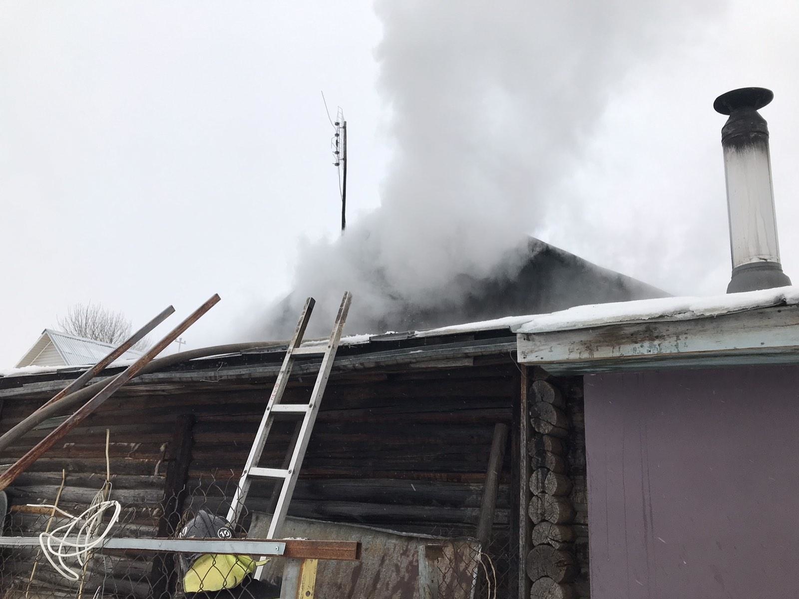 В результате пожара в Ивановской области сгорел дом и гараж