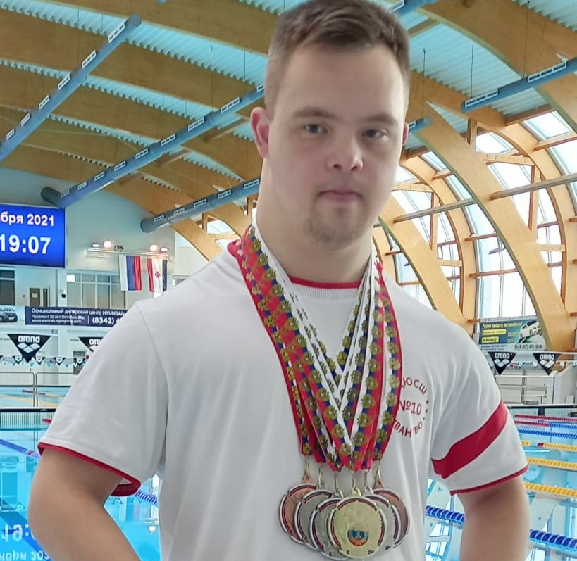 Представитель Ивановской области стал пятикратным призером всероссийских соревнований по плаванию среди особенных спортсменов 