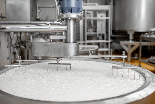 Компанию по производству молочной продукции из Ивановской области уличили в использовании опасных веществ