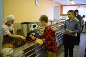 Общественники проверили столовую в гимназии №44 в Иванове