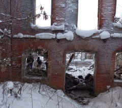 В Ивановской области под завалами рухнувшего здания ищут человека