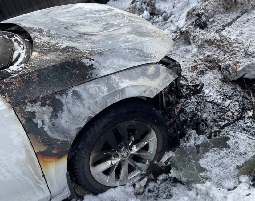 Два автомобиля загорелись в Иванове ночью